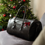 Charger l'image dans la galerie, 50095547121930;Das perfekte Geschenk für Weihnachten;Der Weekender London – das perfekte Geschenk für deine Liebsten. Stilvoll, praktisch und vielseitig einsetzbar – ein Begleiter, der Freude bereitet und jeden Anlass besonders macht.
